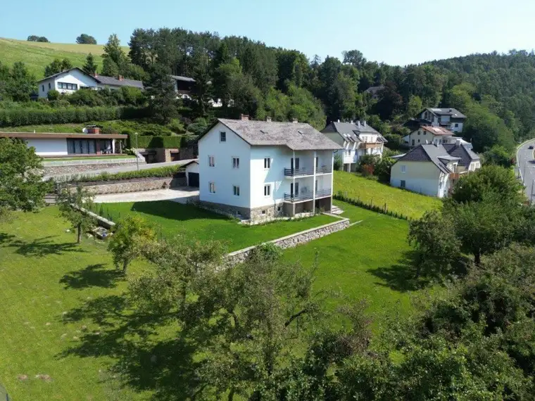 Großzügige Liegenschaft mit Nebengebäude - herrlichem Ausblick in Zentrumsnähe - 1h nach Wien