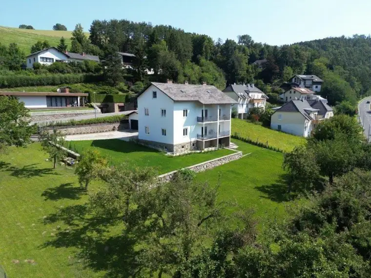 Interessantes Projekt mit 10 Zimmern zur Umnutzung in mehrere Apartments oder Einzelzimmervermietung