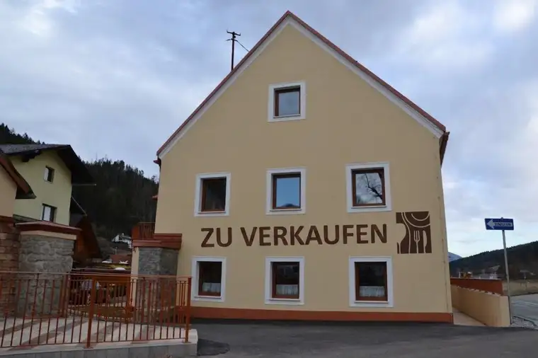 Voll ausgestattetes Gasthaus mit zwei vermieteten Wohnungen