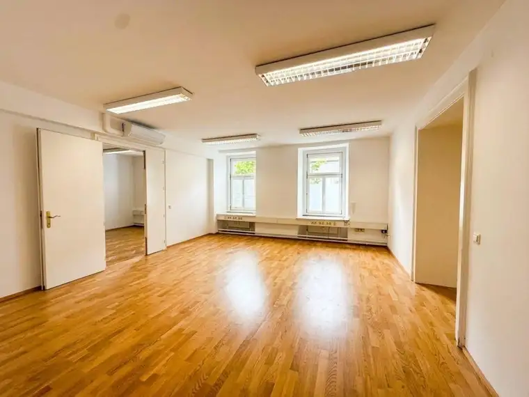 Modern. Zentral. Komfortabel. – 3-Zimmer-Büro/Praxis in Bruck an der Mur