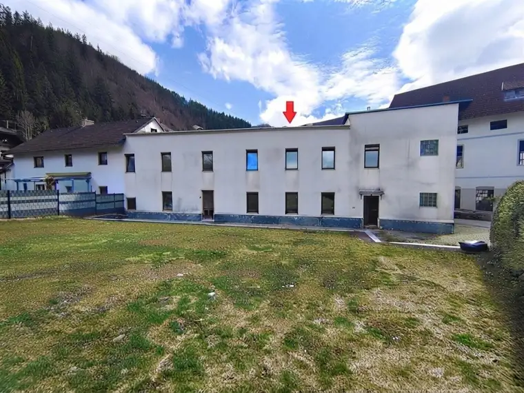 Immobilie mit 3 Wohneinheiten und Garage/Abstellplätzen - attraktives Anlagepotenzial