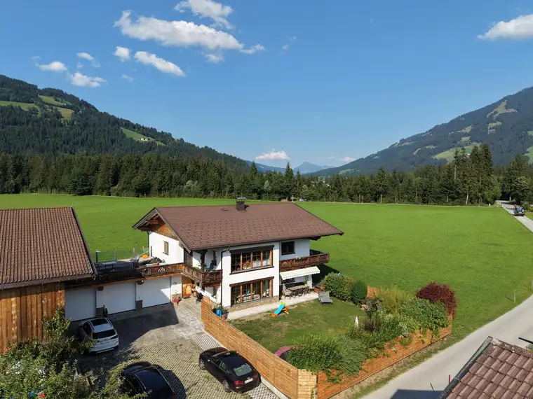 DG-Wohnung mit Sauna und XXL-Terrasse in Naturlage