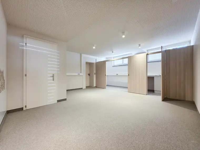 Büro/Lager/Gewerbefläche mit ausgezeichneter Anbindung
