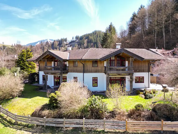 Manuel Anibas, Anibas Immobilien