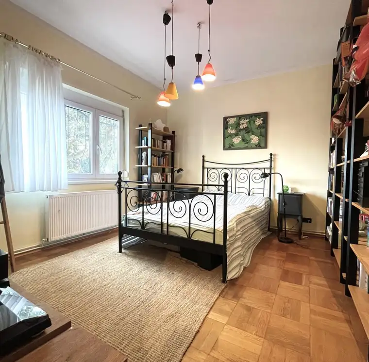 Charmantes Zweifamilienhaus mituneinsehbarem Garten