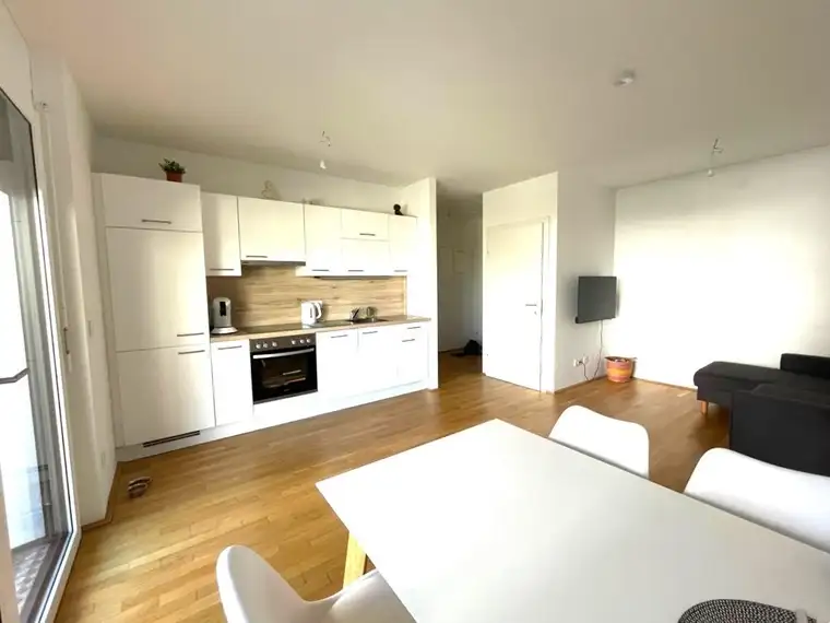 Moderne 2 Zimmerwohnung mit Balkon am Hirschstettnerteich
