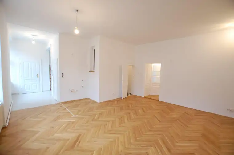 Tatjana Grinninger, Tatjana Grinninger Immobilien