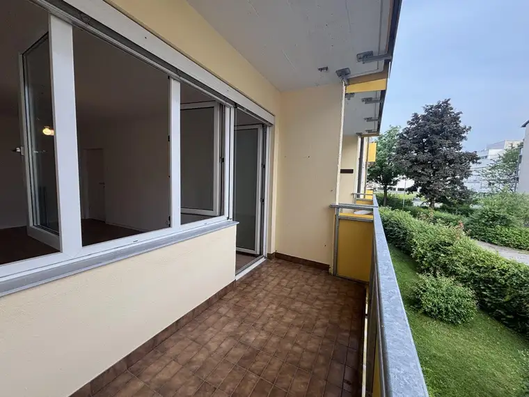 helle 2-Zimmer-Wohnung mit Süd-Loggia