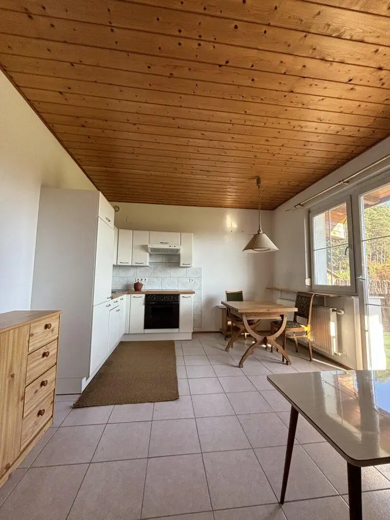 2-Zimmer Wohnung mit Parkplatz und Balkon