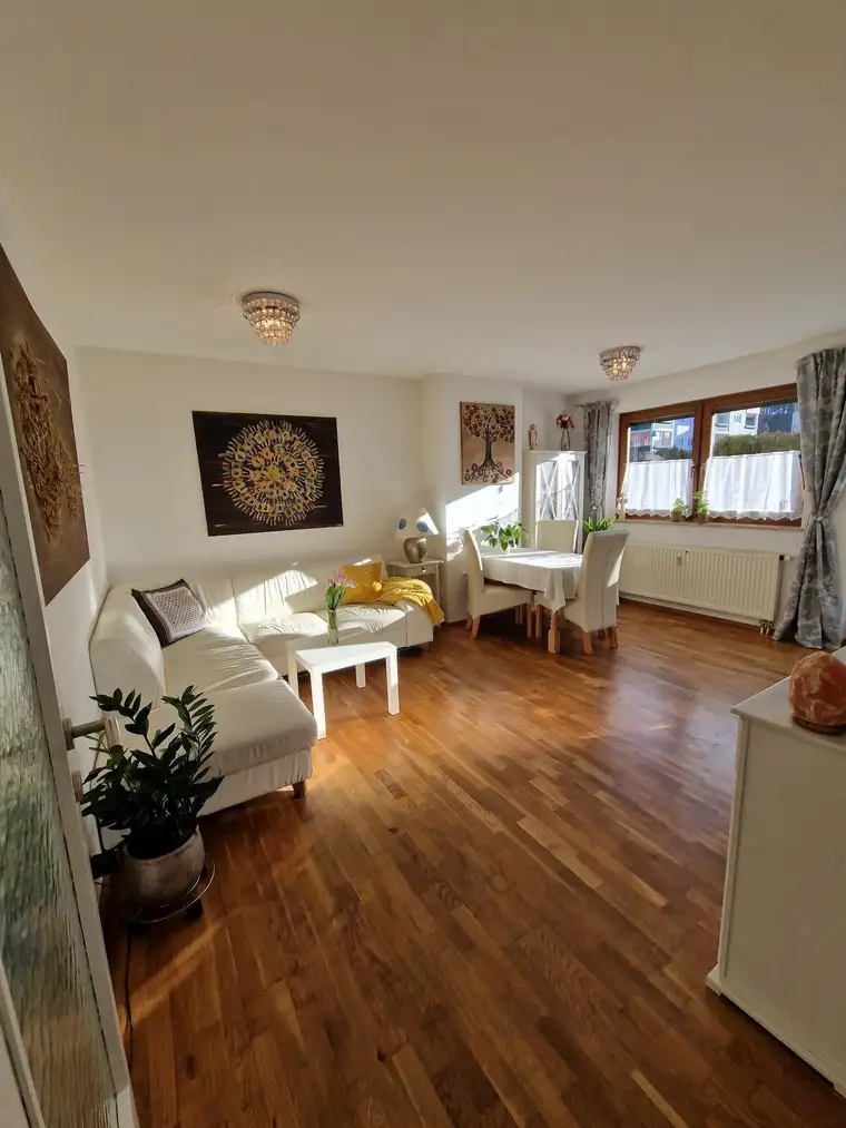 Ruhige 3-Zimmer Erdgeschosswohnung mit Terrasse und Garage