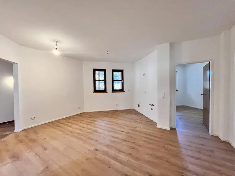 Ihre gewerbliche Zukunft in einer sanierten, hellen und einladenden Atmosphäre!