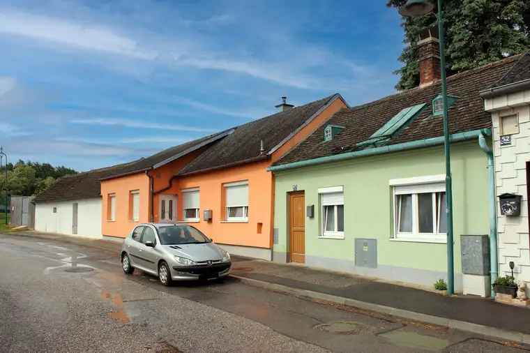 Landhaus im Dornröschenschlaf in Obermallebarn