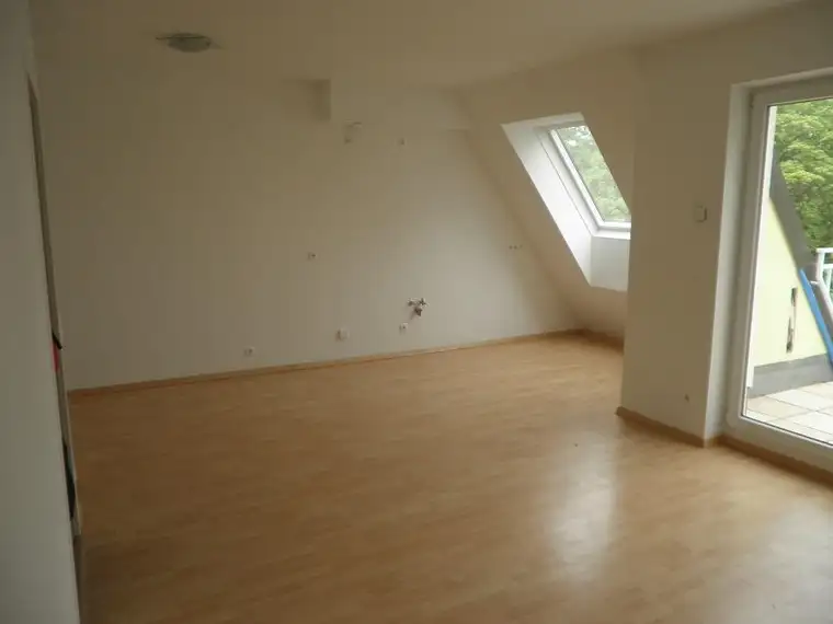 Wunderschöne und helle 3 Zimmerwohnung mit Balkon, Top 22
