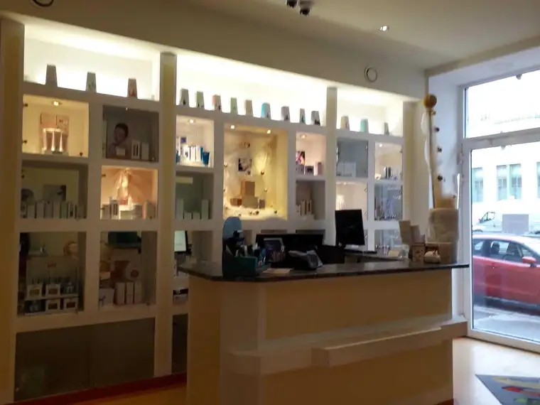 Kosmetik- Fusspflege- Nagelstudio, Massagestudio zu vermieten, BETRIEBSÜBERNAHME