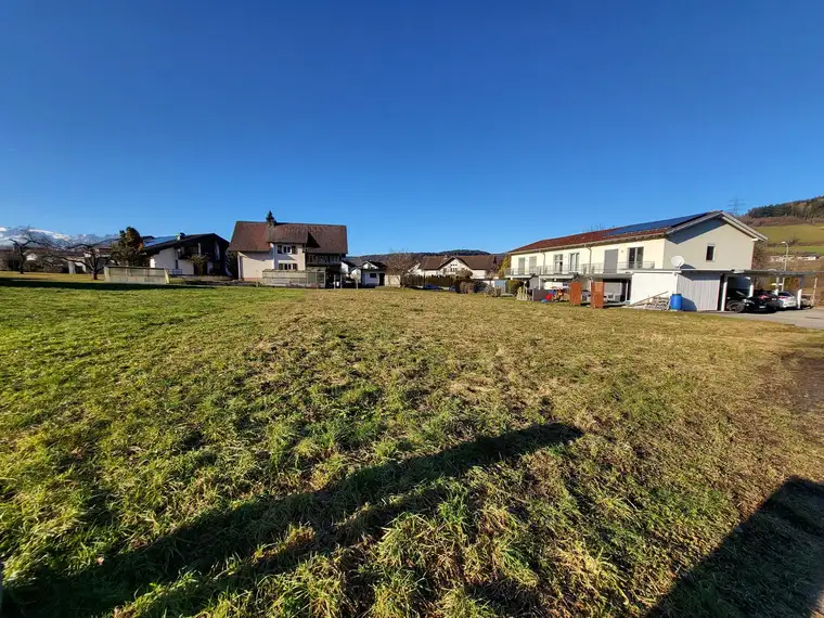 Sonniges, zentral gelegenes Grundstück in Frastanz, teilbar