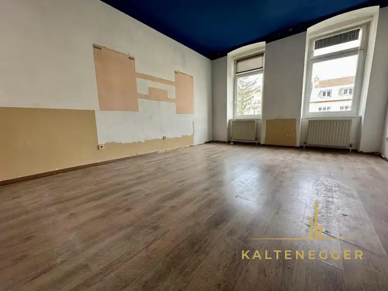 Hoflage: Sanierungsbedürftige 2 Zi - Wohnung - Hoflage