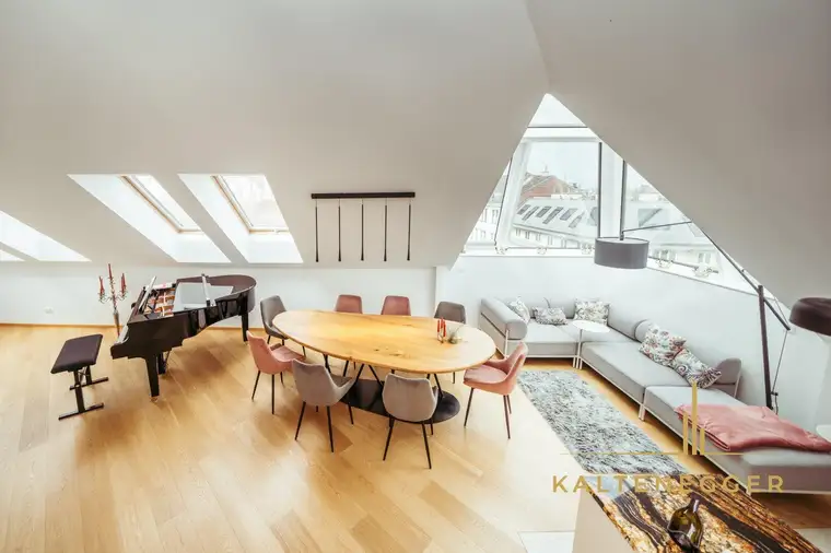 Exklusive, neuwertige Dachgeschosswohnung - 7 Zimmer - 122,81 m² Terrassen