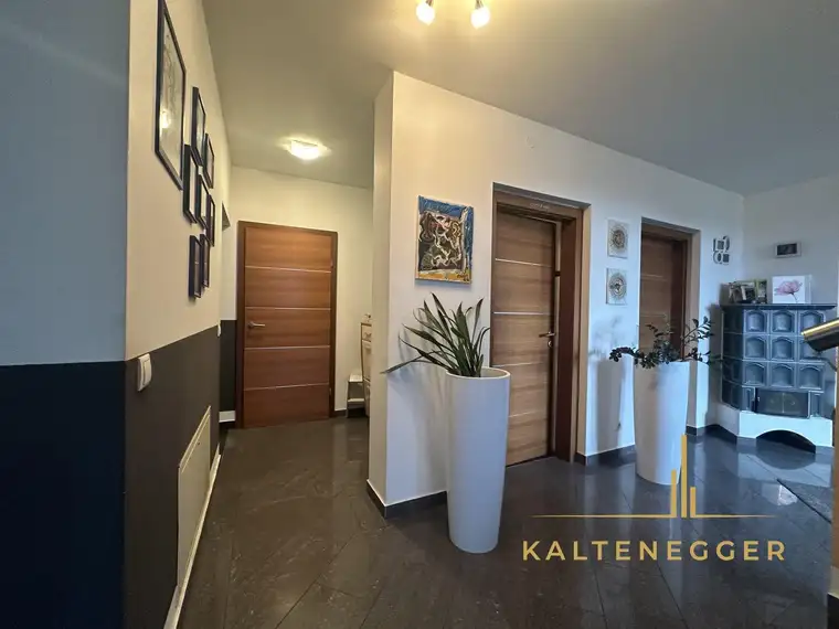 Traumhaftes Haus mit Pool, Sauna und Garage in Stollhof - Perfekt für Luxusliebhaber