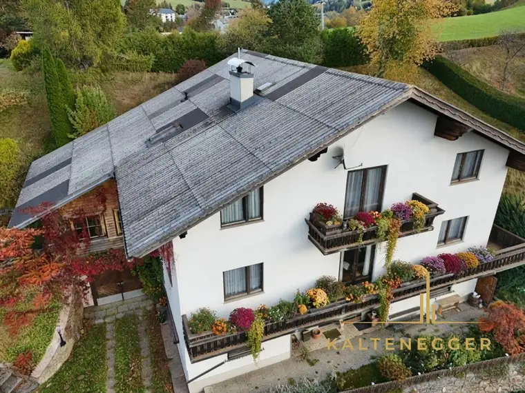 Großzügiges Zwei-Familienwohnhaus in idyllischer Grünruhe-Lage