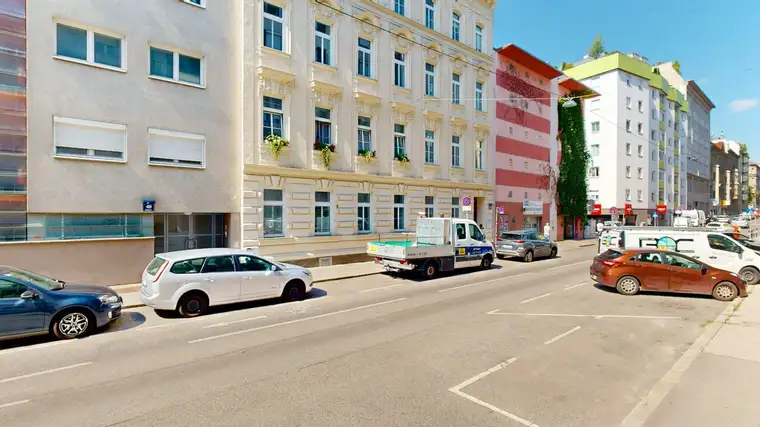 PROVISIONSFREI--Bezaubernde Dachgeschosswohnung | Erstbezug nach Sanierung | Klimaanlage | Terrasse | Lift