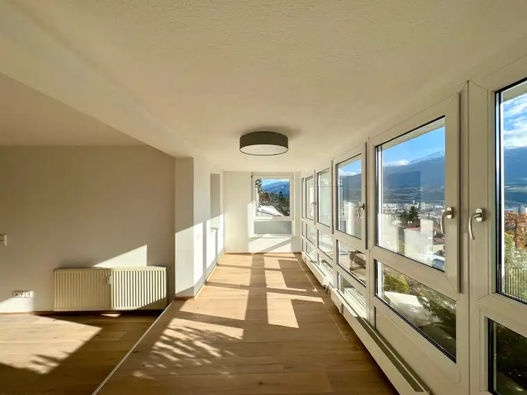 Rarität in Arzl: Hochwertige Wohnung mit Loggia und beeindruckendem Weitblick über Innsbruck