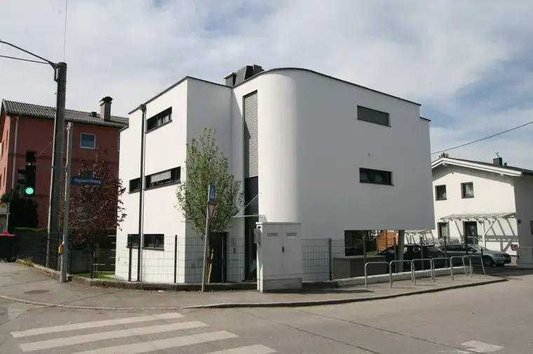 Modernes Büro/Praxis in Salzburg-Gneis