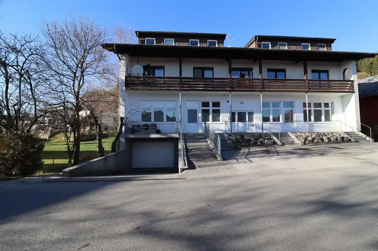 Wohnhaus mit 8 Wohnungen, unweit von Straßwalchen
