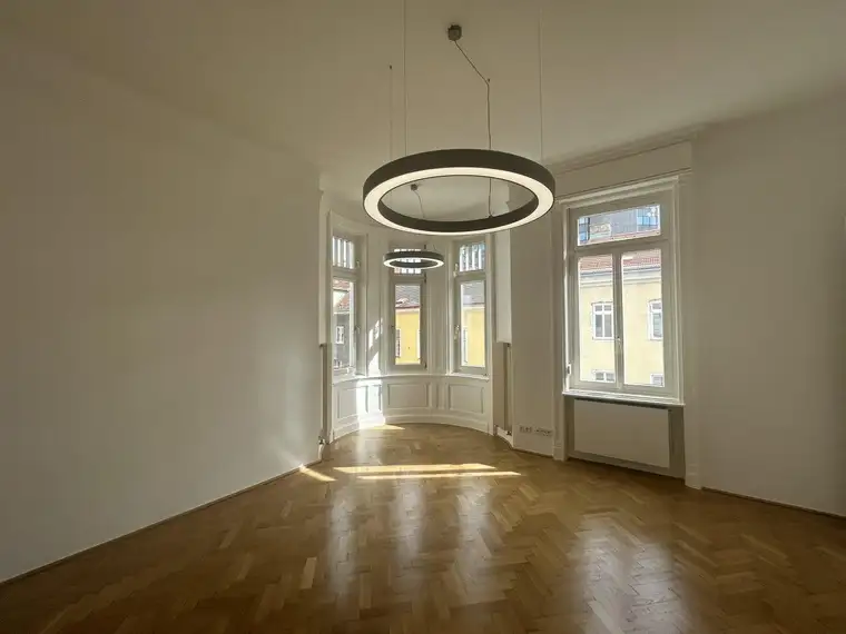 Neu renoviertes 6-Zimmer Büro in Wien-Hietzing