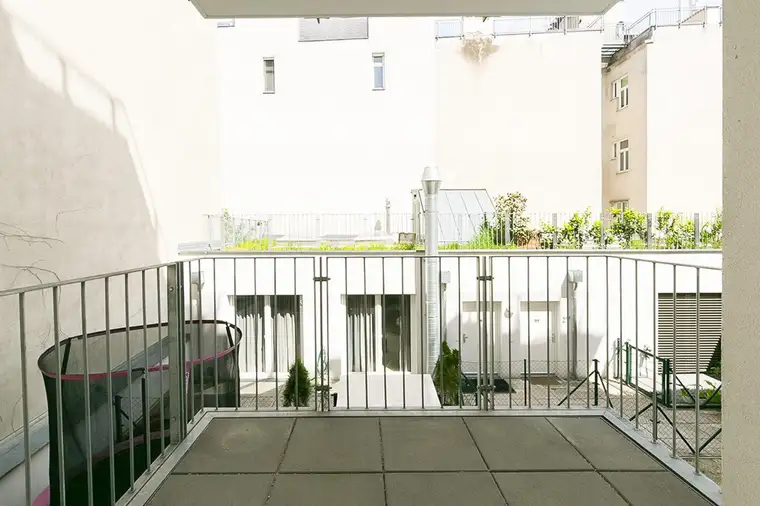Baujahr 2017 - hofseitiger 2 Zimmer Neubau mit Balkon, Nähe U4