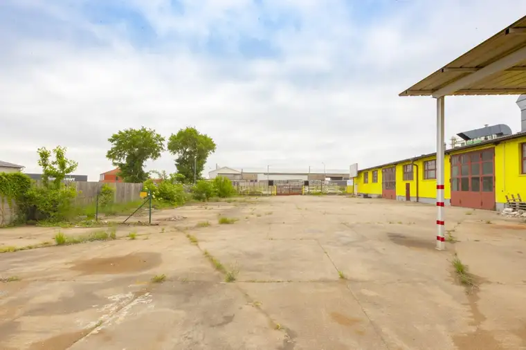 Kupferschmiedgasse - 5.919,00m2 großes Gewerbeobjekt mit Lagerhalle und Büro