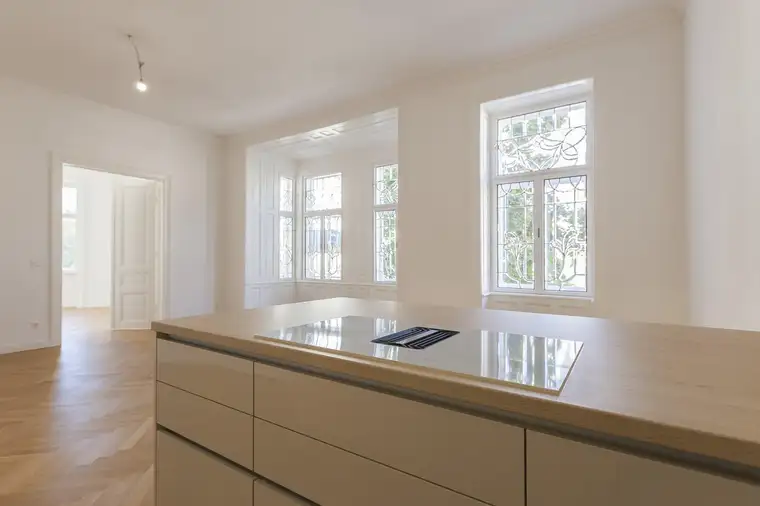 Laurentiusplatz - Erstbezug nach Generalsanierung, zentraler 5 Zimmer Altbau