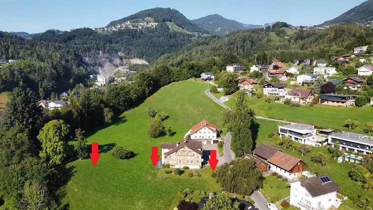 Außergewöhnliches Grundstück mit herrlichem Panoramablick auf die österreichischen und Schweizer Berge