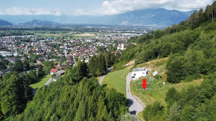 Idyllisches Grundstück am Waldrand mit Panoramablick
