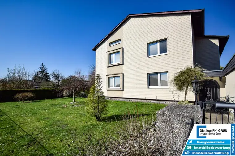 Gepflegtes Wohnhaus - 2 getrennte Wohneinheiten, Doppelgarage und Vollkeller - TOP Lage