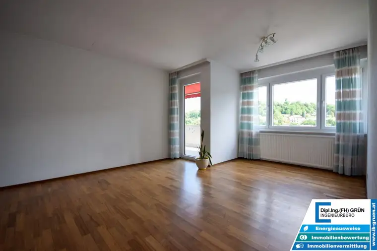 Dachgeschosswohnung in Toplage an der Traun – 3 Zimmer, Loggia &amp; Lift in Thalheim bei Wels
