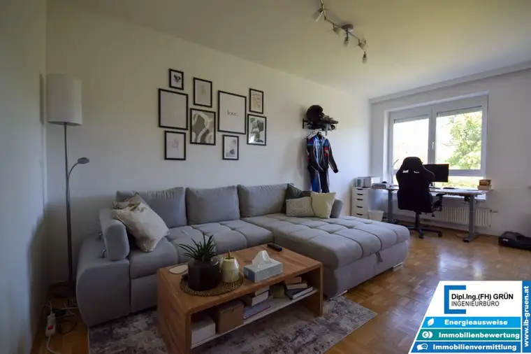 Gemütliche, helle 2-Zimmer-Wohnung mit Loggia und TG-Platz