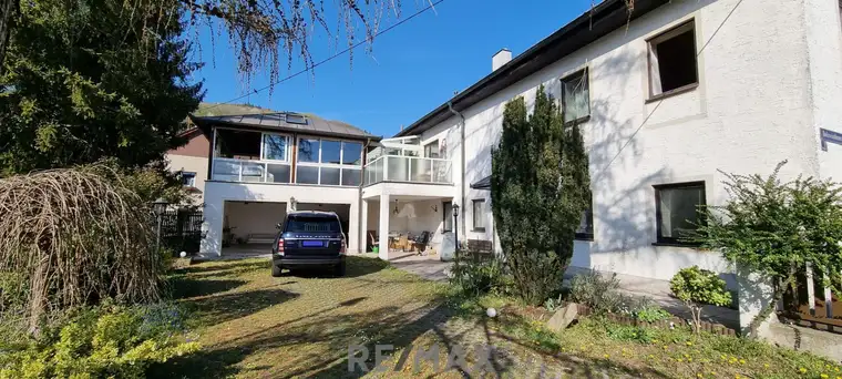Zweifamilienhaus in zentraler Lage