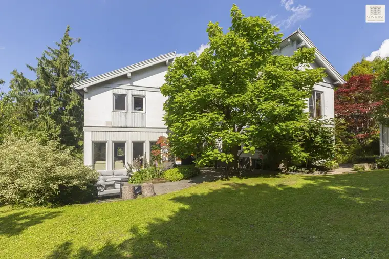 Architektenvilla umgeben von einem idyllischen Gartenjuwel in Ober St. Veit - Wohnen mit Potenzial und Raum für Ihre persönliche Vision