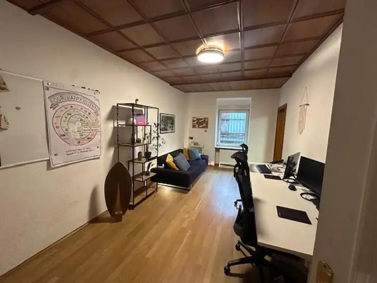 Repräsentatives Büro mit Lager und Parkplätzen in der Puntigamerstraße 24,8041 Graz