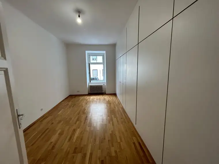 Ungergasse 11/1 - Erdgeschoss Familienwohnung mit schönem Allgemein Garten, frisch gemalt