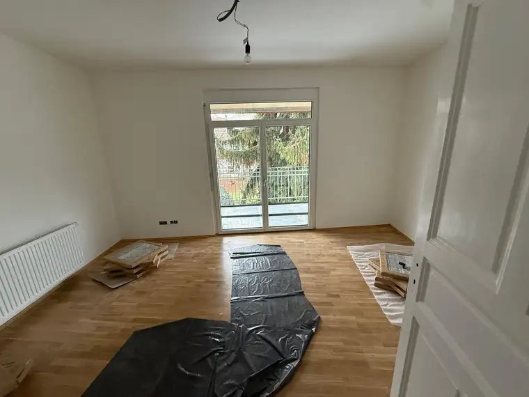 Emma Kiss, Qubus Immobilien GmbH