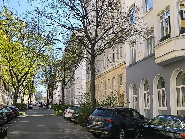 3-Zimmer Dachgeschosswohnung im DRITTEN mit großer Terrasse und traumhaften Wienblick mit Klimaanlage und Fußbodenheizung