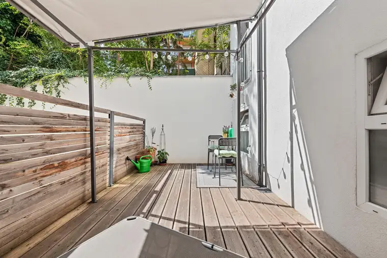 Kleine Stadtoase mit Terrassenidylle