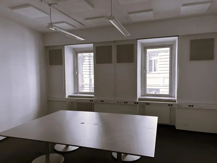 Altbau Büro I Praxis Nähe Kettenbrückengasse