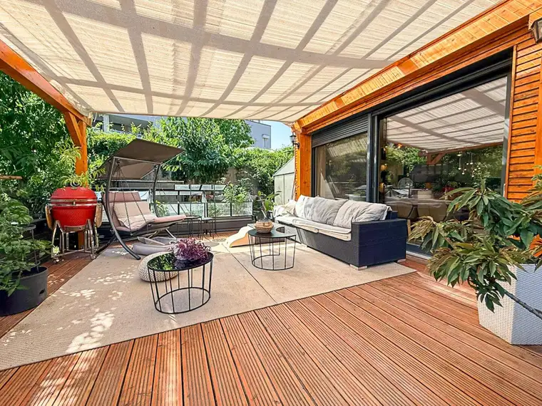 Modernes Holz-Bungalow mit Pool, Sauna &amp; Südgarten | Wohnen wie im Urlaub in 1210 Wien