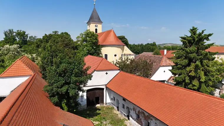 Ruhe, Ausblick &amp; Potenzial – Ihr Rückzugsort am Schlossplatz in Seefeld-Kadolz
