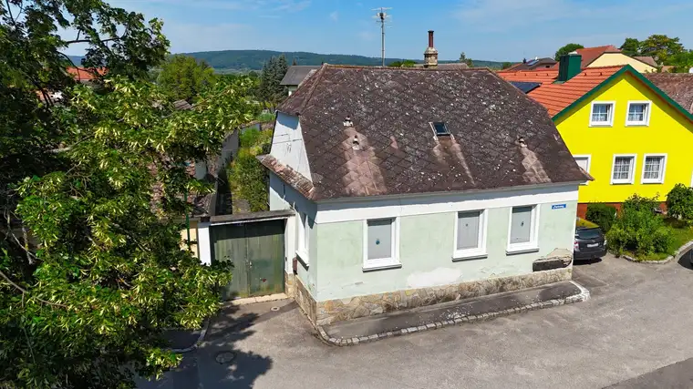 Zwischen Kellergassen &amp; Weingärten – Wohnhaus mit Potenzial in Unterretzbach