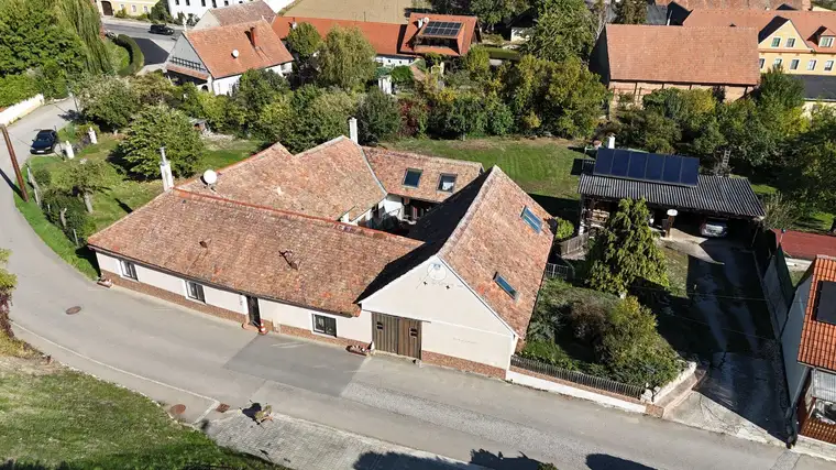 Viel Platz für neue Ideen – großzügiges Anwesen mit Garten und Stadel in Kühnring