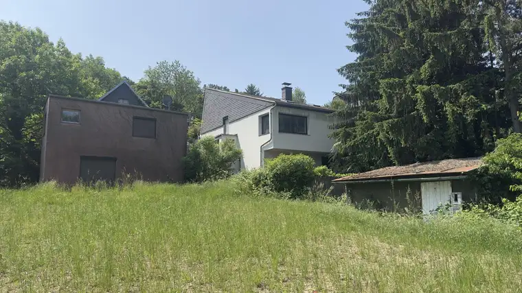 Blick auf die Weinberge! Grundstück für Villenbebauung in absoluter Ruhelage Nussberg