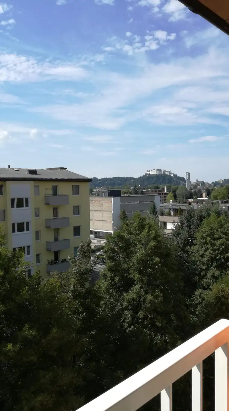 Schöne 2-Zimmer Single-Wohnung: Salzburg Süd, Nähe Shopping Arena